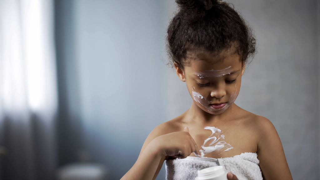 Expliquer la peau aux enfants et les effets du soleil sur elle